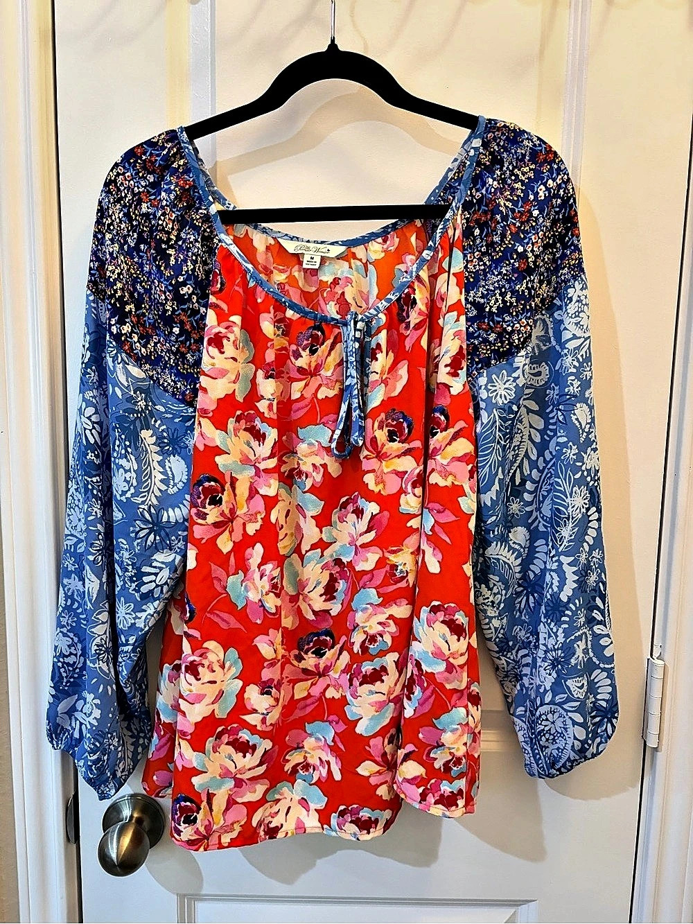The People's Woman Floral Blouse in Red & Blue Size Medium Like New